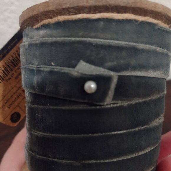 Grey Velvet Ribbon Spool, 10 Yards, NWT - Picture 3 of 3